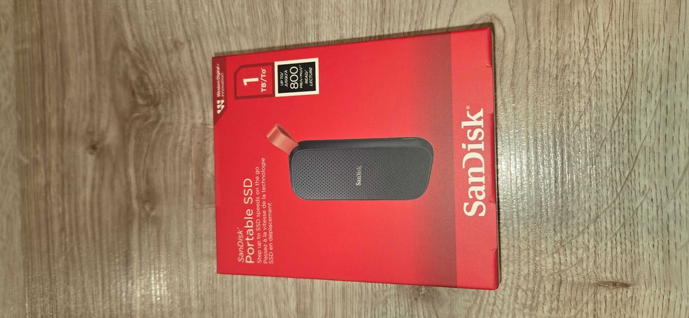 Dysk zewnętrzny SANDISK Portable 1TB SDSSDE30-1T00-G26 NOWY