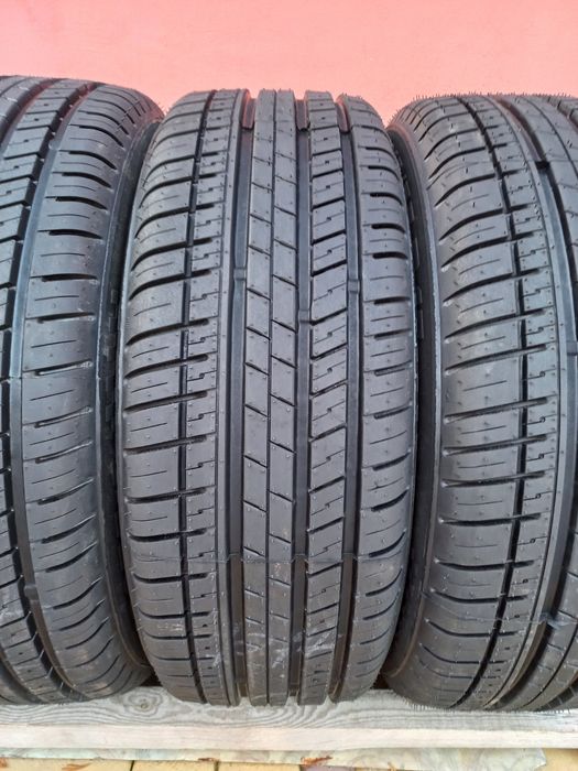 26рік. 215/55/17. Нова гума  шини r 17.  Резина комплект або парою