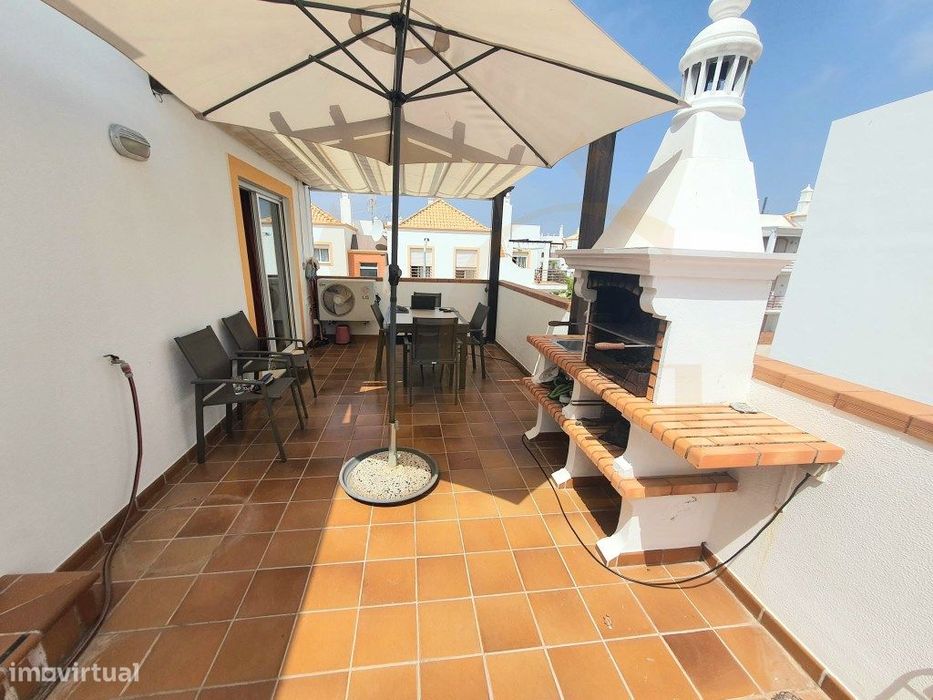 Apartamento Duplex T2, com Terraços e acesso a Piscinas, em Cabanas...