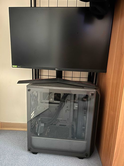Monitor, obudowa, zasilacz, chłodzenie AiO