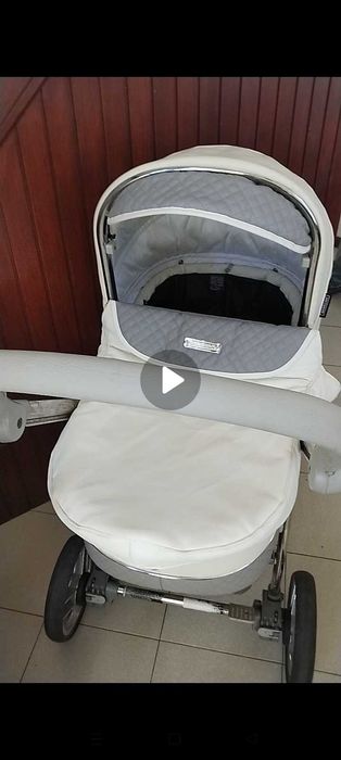 carrinho de bebe vendo trio completo marca bebecar está como novo