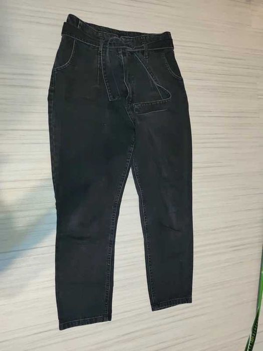 spodnie rozm. M firmy Answear