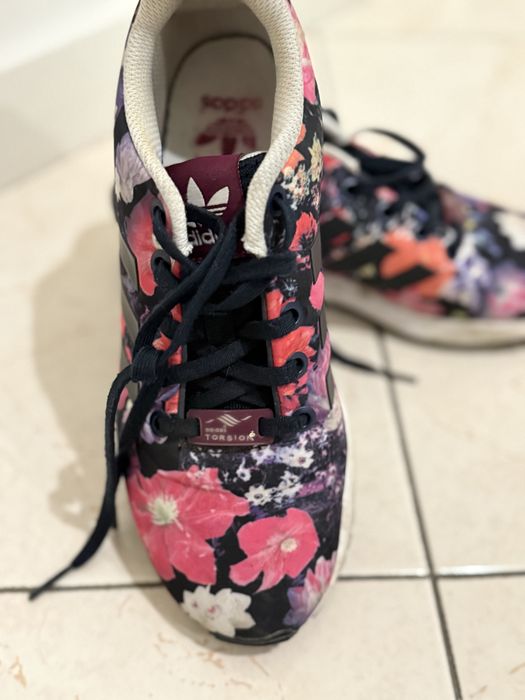 Adidas ZX Flux floral tamanho 36
