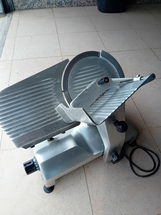 Máquina cortar charcutería