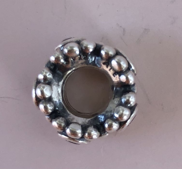 Charms Pandora z kryształkami