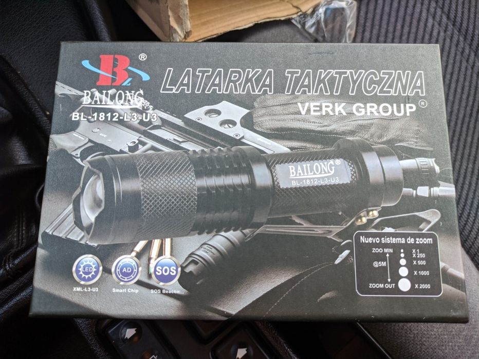 Latarka taktyczna Bailong 1812 Cree Zoom XM-L3-U3