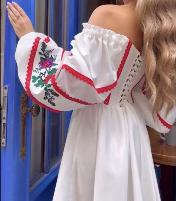 Плаття вишите нове