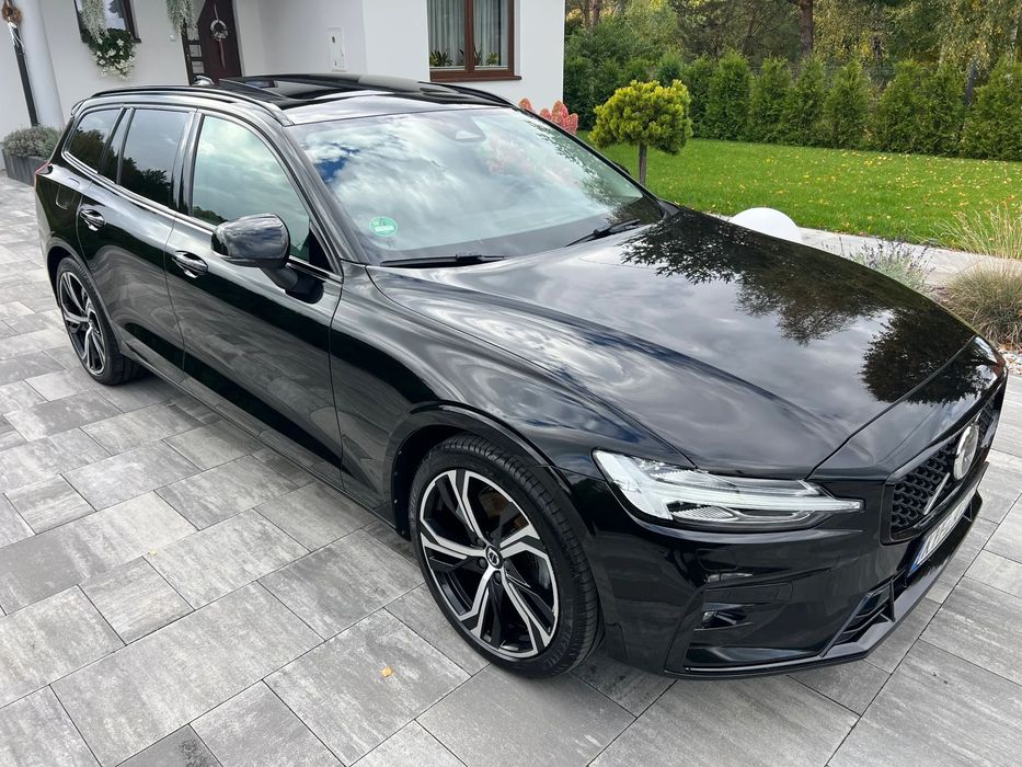 Volvo V60 2.0d*U-DARK*Keyles HEADuP MatrixLED Pano H&K Skóra Radar Bezkolizyjny