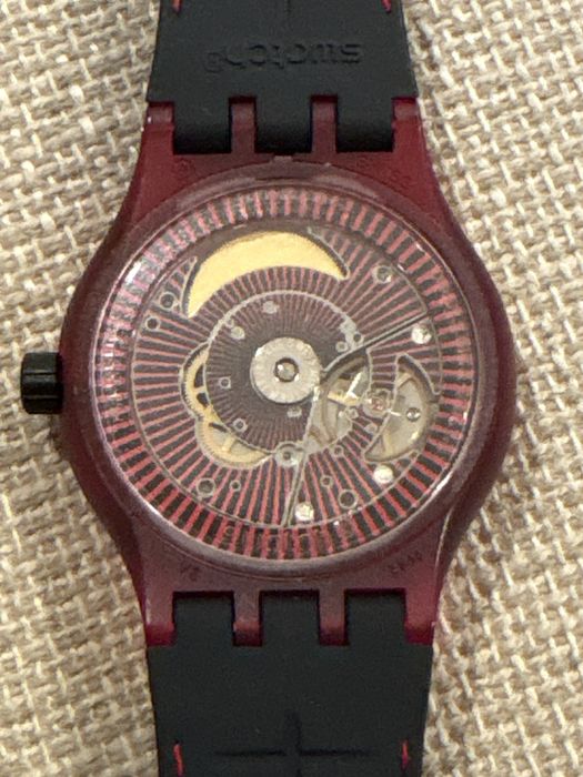 Swatch SUTR400 de coleção