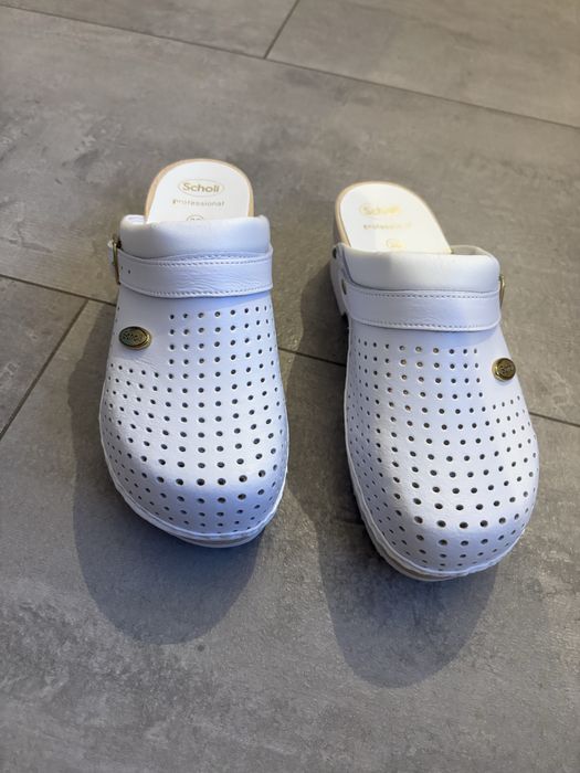 Chodaki Scholl Clog Supercomfort - białe, rozm. 38