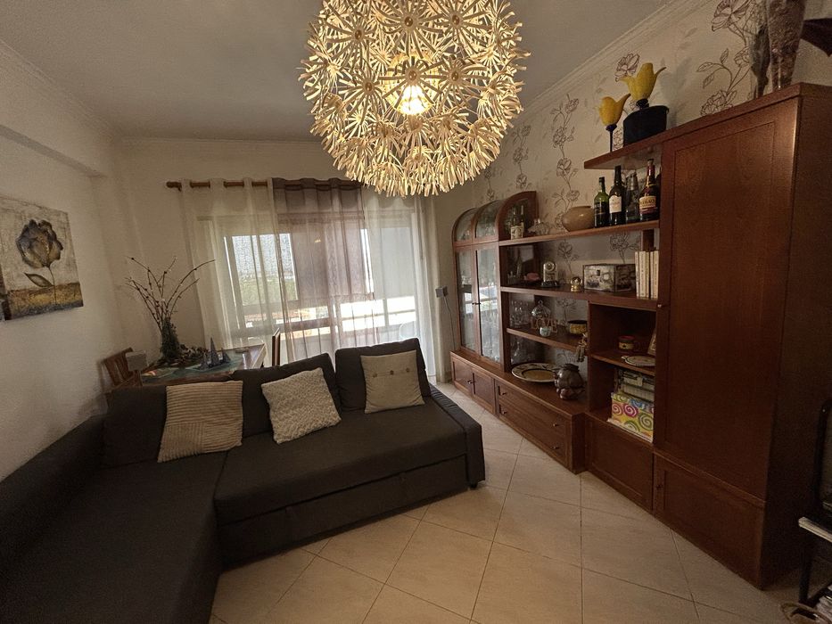 Vendo conjunto sofá/móvel/mesa