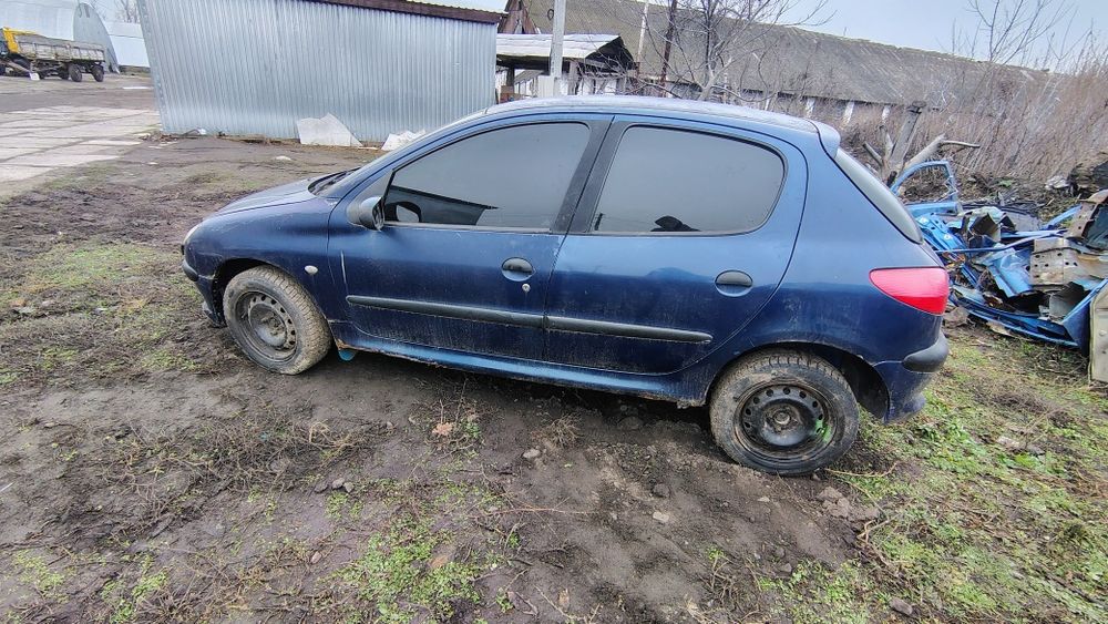 Бампер та інше пежо 206 2л. Дизель