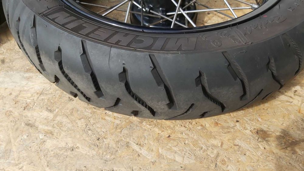 Kolo  felga F800gs 2015r   sprzedajemy  razem  z  opona