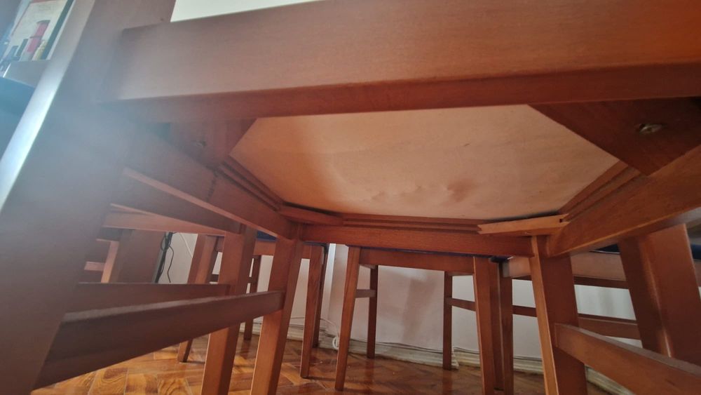 Mesa de jantar extensível em madeira maciça + 6 cadeiras | Tampo vidro