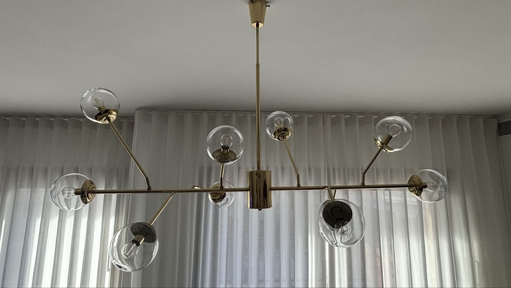 Candeeiro de Teto em Metal Dourado com Globos de Vidro Clear