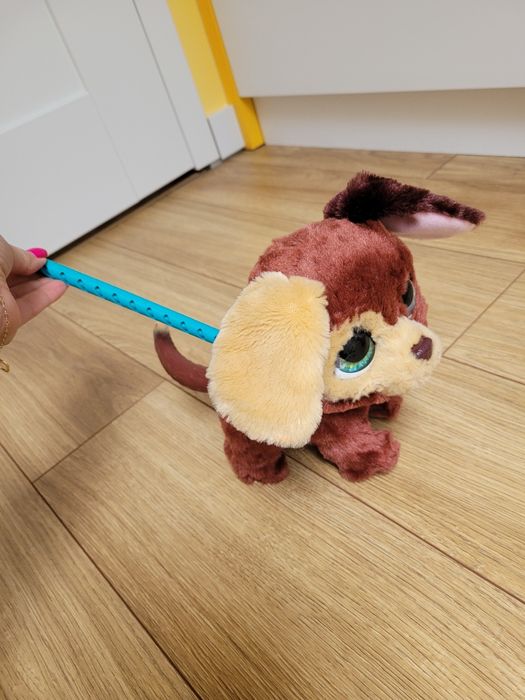 Interaktywny piesek Hasbro fur real walkalots