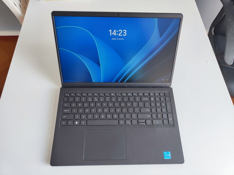 Laptop Dell vostro 15 3510 używany oryginalne opakowanie