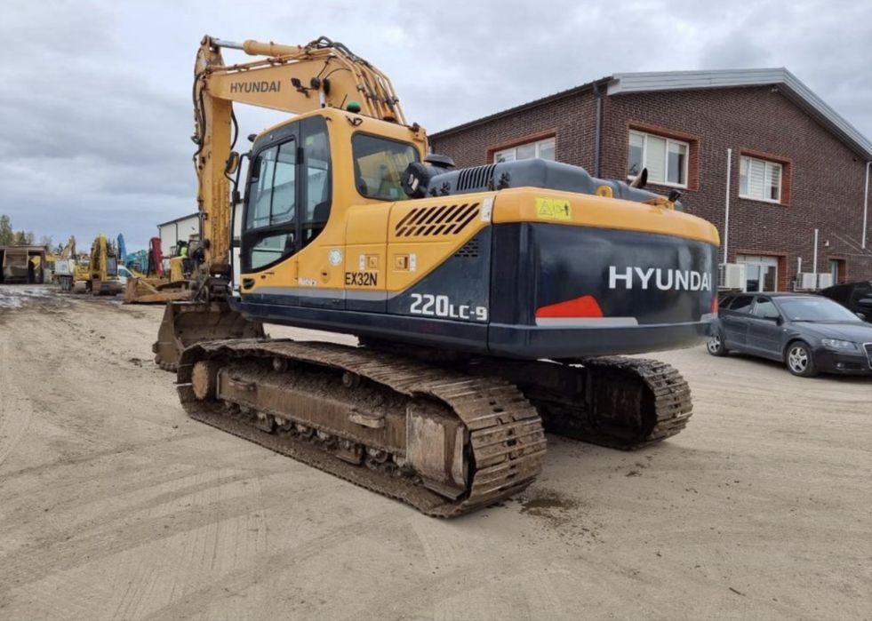 Экскаватор Hyundai R 220 LC 9