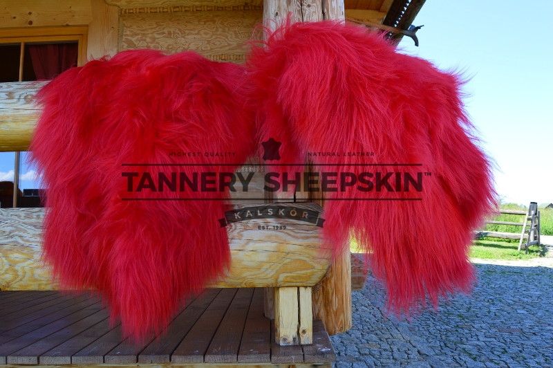 Dywanik Skóra Owcza Czerwony Island 90-110 cm Długi Włos Naturalna