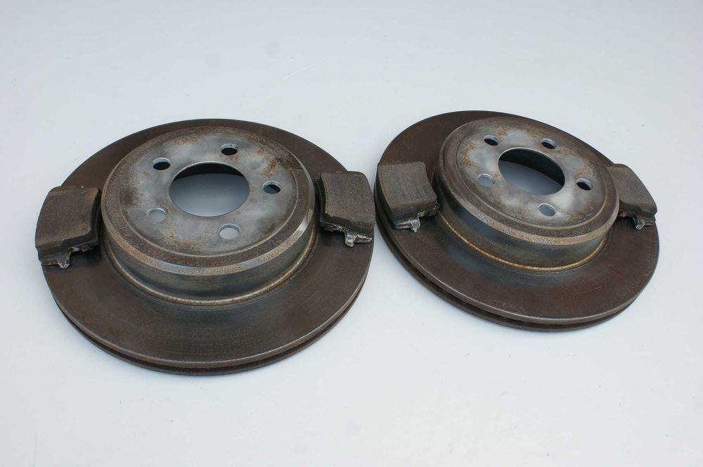 Chrysler 300C Tarcze Hamulcowe Klocki Tył Tylne Jak Nowe