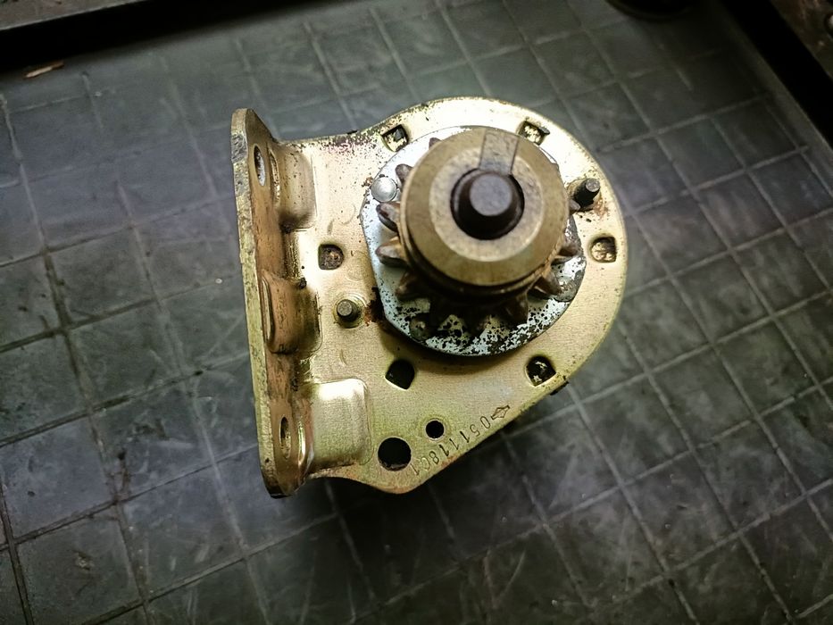 Rozrusznik do traktorek kosiarka Briggs stratton 14 zębów metal