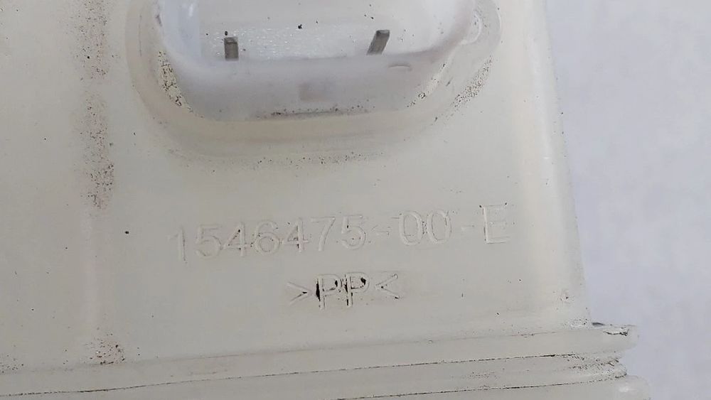 Reservatório / depósito da água / líquido de refrigeração TESLA Model