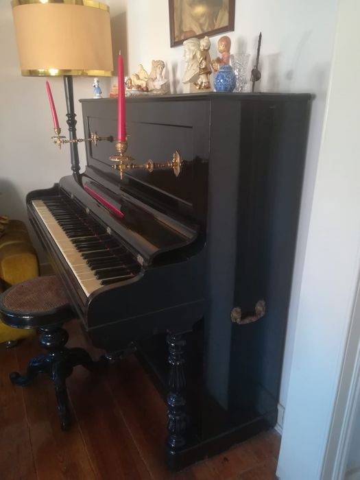Piano Antigo Vertical