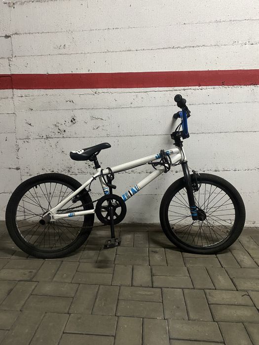 Bmx com pouco uso