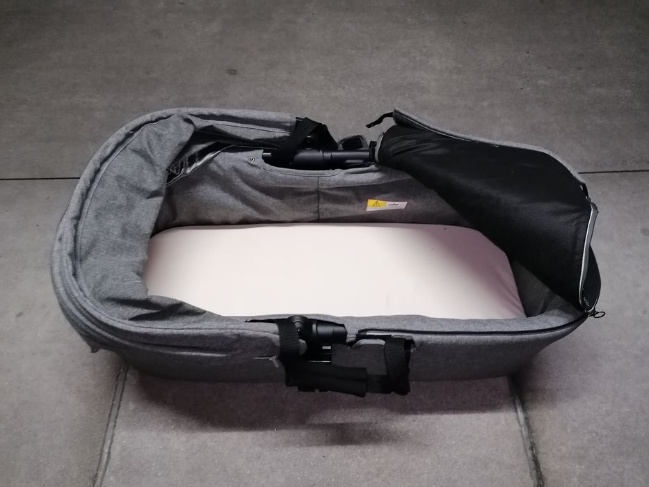 Carrinho de passeio Jane Trio Ovo e alcofa