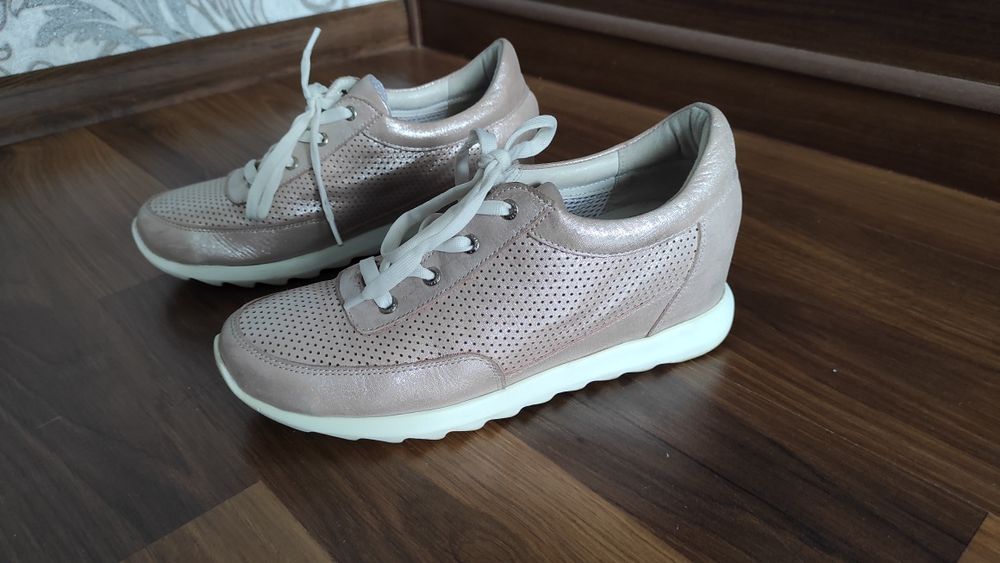 Мокасіни, натуральна шкіра,  37,5 -38р