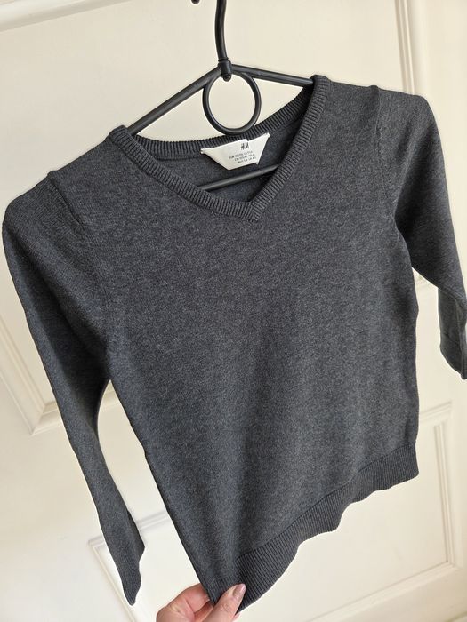 Elegancki sweterek chłopięcy H&M 110/116