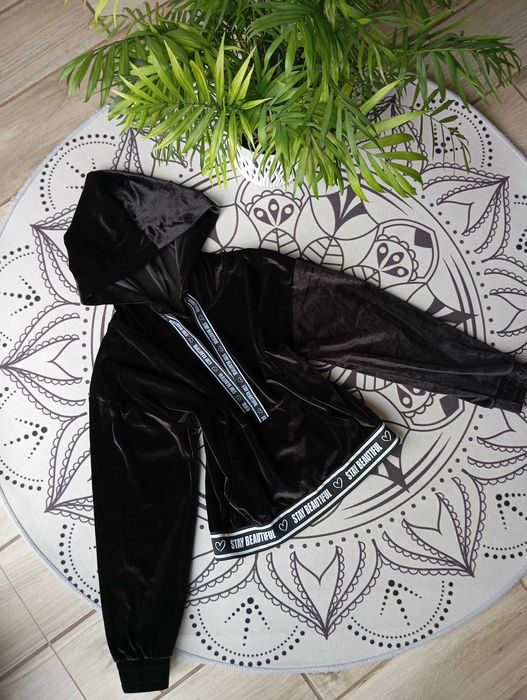 Nowa welurowa krótka bluza damska z kapturem rozmiar L