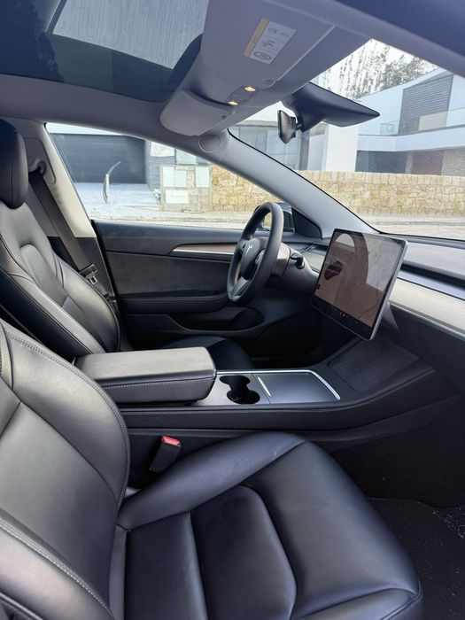 Tesla Model 3 Performance64695123826049124