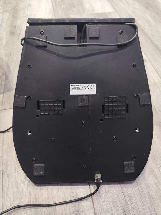 Sprzedaje kierownice thrustmaster ferrari 458