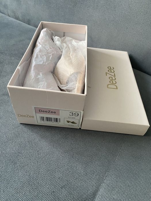 Klapki kolor nude r. 39 DeeZee