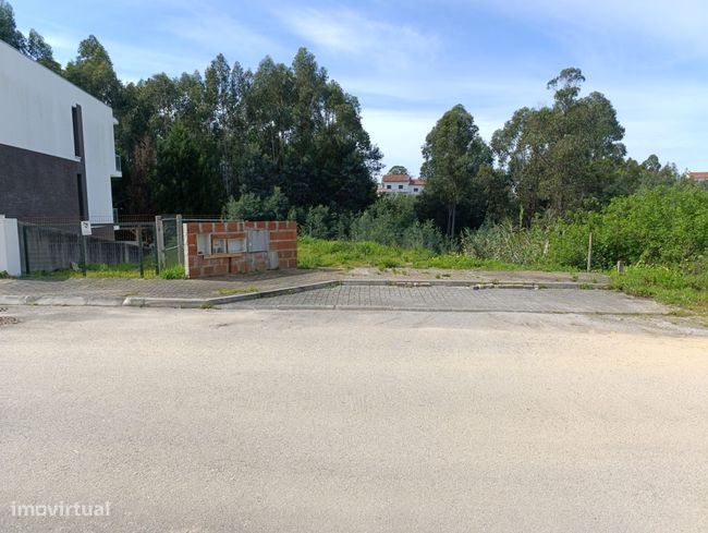 Lote  De  Terreno Para Construir Moradia Isolada Perto De Coimbra