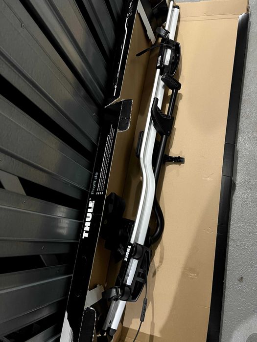 W stanie jak nowe Thule Wingbar Evo 127 (bagażnik dachowy) + Thule Proride 598 (trzy uchwyty na rowery)