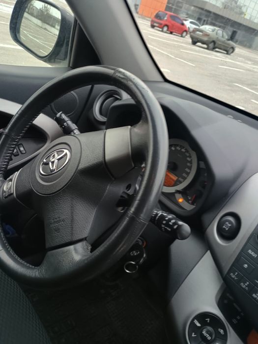 Продам тойота рав 4