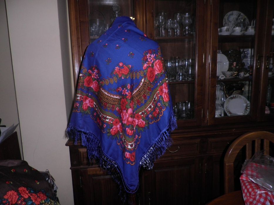 Vários xailes em viscose 90x90