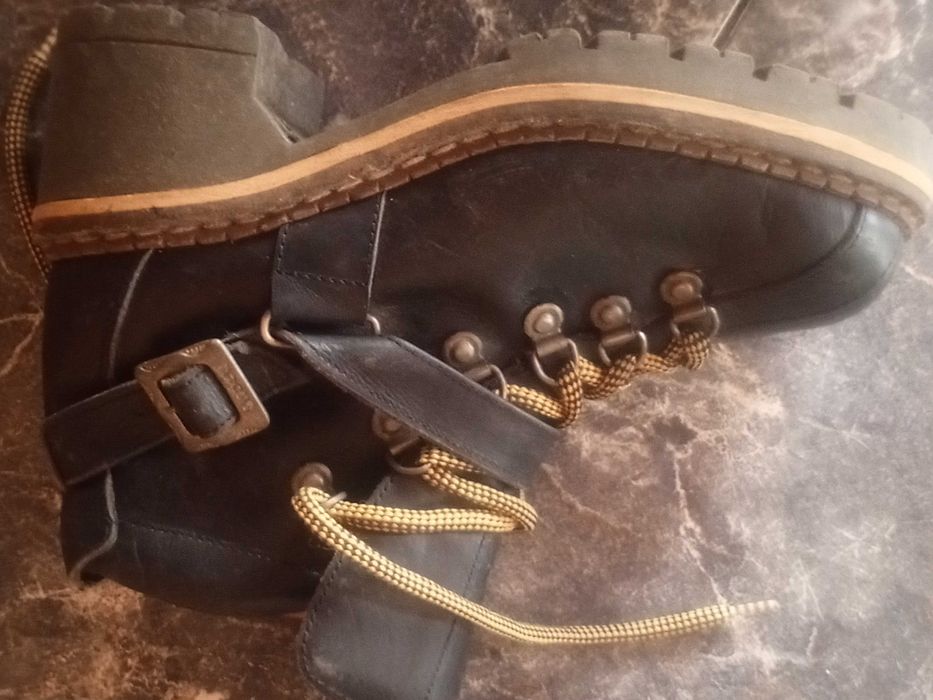 “EXCLUSIVE BOOTS” и “SHOES кожаные ботинки с устойчивой подошвай