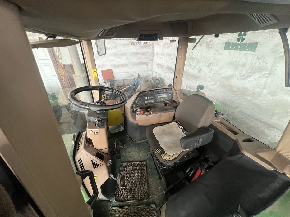 John Deere 8100