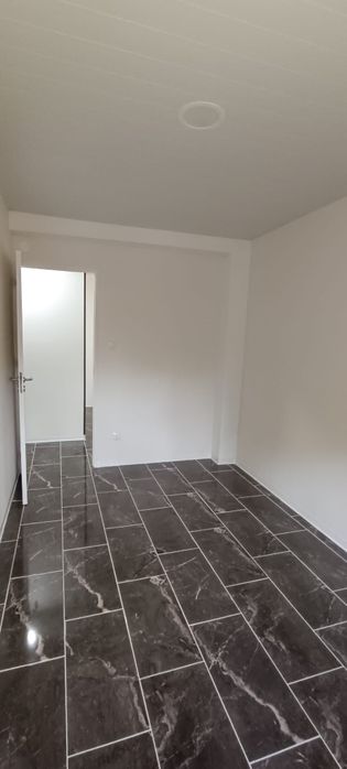 Alugo  T2+1 como novo