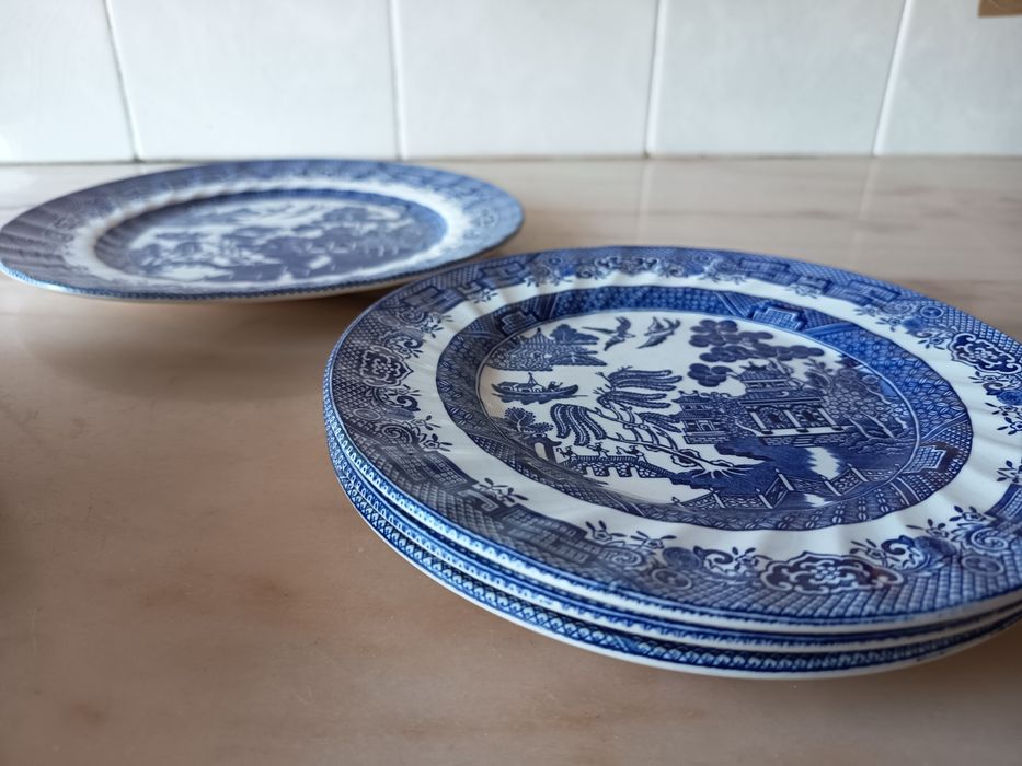 OPORTUNIDADE Conjunto Pratos Padrão Willow, Royal Wessex