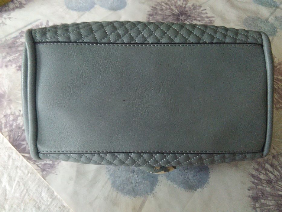 malinha de mão azul acizentado