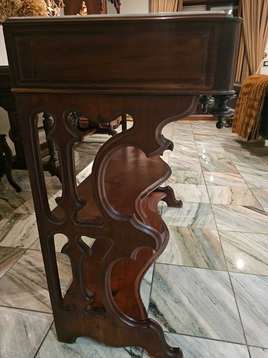 Credência - Móvel antigo em Mogno em estado impecável