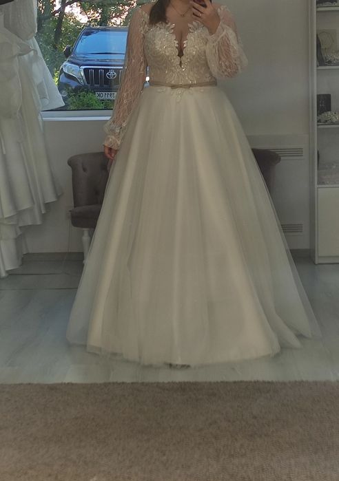 Продам весільну сукню