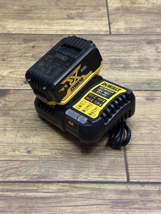 DeWalt | Bateria, akumulator XR 5Ah oraz ładowarka DCB1104