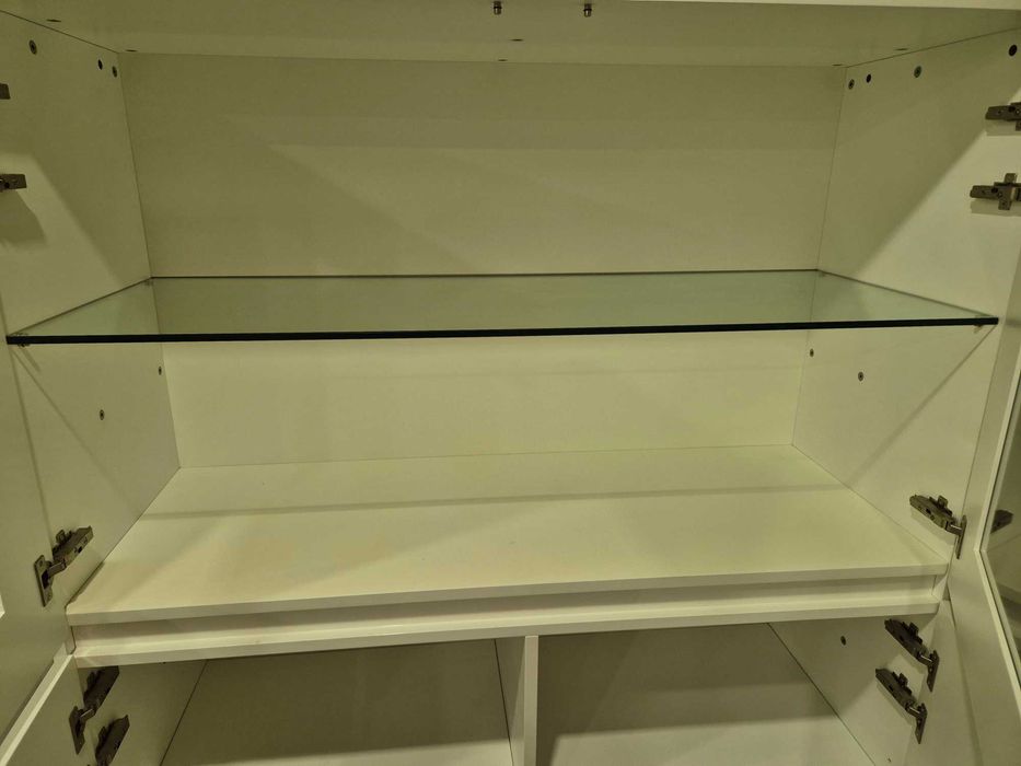 Cristaleita com porta de vidro