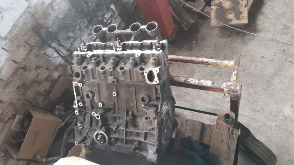 Продам мотор по запчастям PEUGEOT PAINTER/ 
Citroen Burlingo 1.9dw8