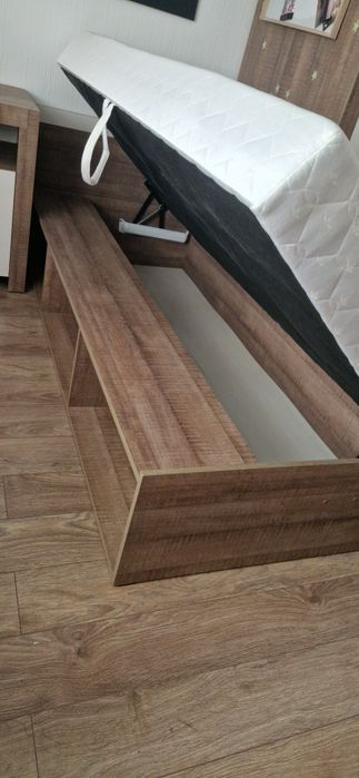 Sprzedam łóżko z biurkiem